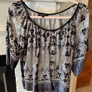Karen Kane Top with blended silk elegance Size XS